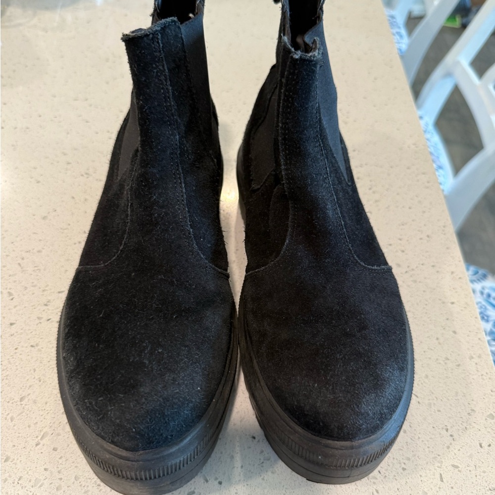 Urban Outfitters Black Suede Sz 9 Women’s Boots